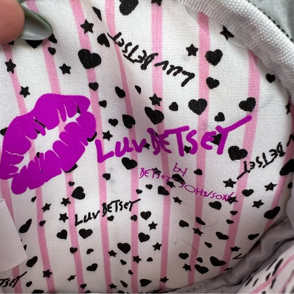 Betsey Johnson Black Baby Shark Wristlet Clutch Bag Coin Purse NWOT - Picture 10 of 10